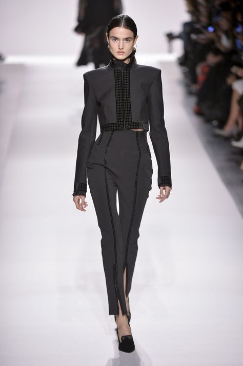 Image Feminist Fashion, Feminist Af, Tie Fashion, Metal Clothing, Woman Suit Fashion, 2017 Fashion Trends, Black Suit, Jonathan Simkhai, Looks Chic