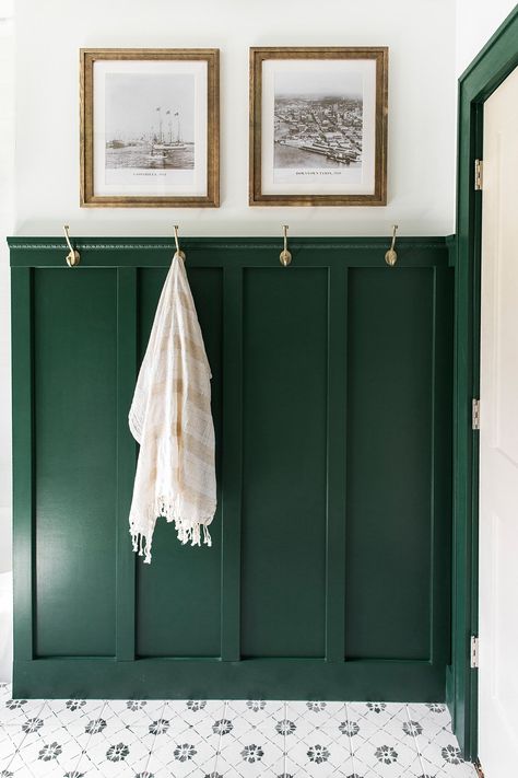 paint-palettes-green-white-0320 Small Bathroom Paint, Dark Green Bathrooms, Paint Trends, Board And Batten Wall, Trending Paint Colors, Bathroom Paint Colors, Boys Bathroom, Up House, Main Bathroom