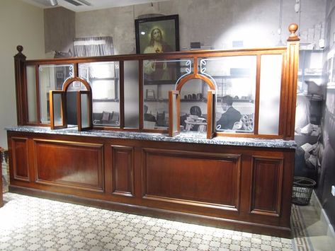 A reconstructed 19th Century post office counter Post Office Interior, Old West Decor, Vintage Office Furniture, Banks Office, Mail Room, Old Post Office, Malta Island, Vintage Office, Forest House