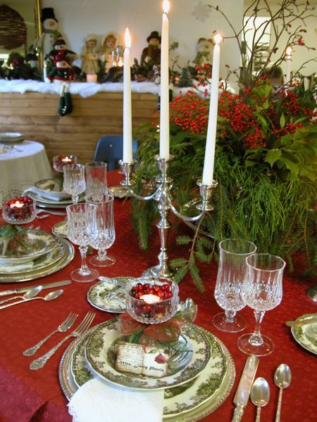 Thanksgiving Friendly Village Dishes, Above Rubies, Whispering Pines, Beautiful Table Settings, Pretty Tables, Christmas Dishes, Christmas Tablescapes, Christmas Dining, Christmas Villages