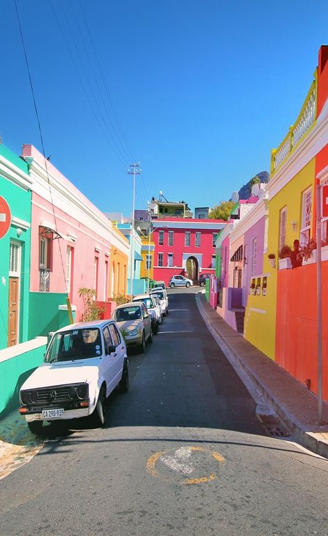 Colorful Neighborhood, Bo Kaap, Cape Town Travel, Plettenberg Bay, Colorful Buildings, Colorful Houses, Knysna, Colorful Places, Africa Do Sul