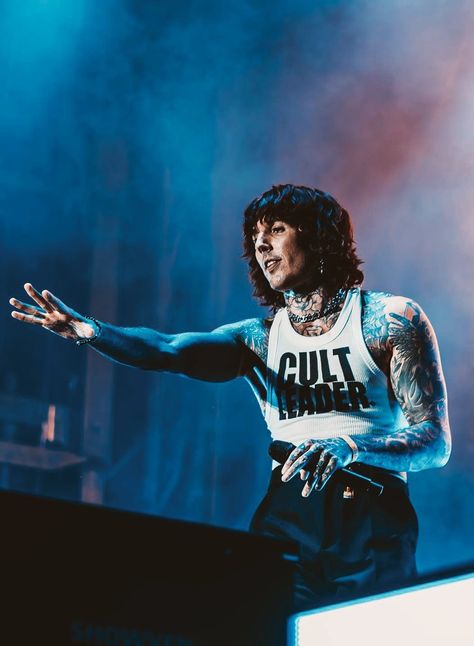 Oliver Skyes, Ollie Sykes, Oli Skyes, Oly Sykes, Oli Sykes Fashion, Oli Sykes Wallpaper, Oliver Sykes Fashion, Oli Sykes Aesthetic, Oliver Sykes Wallpaper Aesthetic