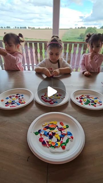 Julia Barsegian on Instagram: "Magnetschiffchen 
#scienceexperiments #scienceforkids #experiment" Kindergarten Experiments, Magnet Painting, Steam Experiments, Magnet Experiments, Fine Motor, Science Experiments, Science For Kids, Kindergarten, Crafts For Kids