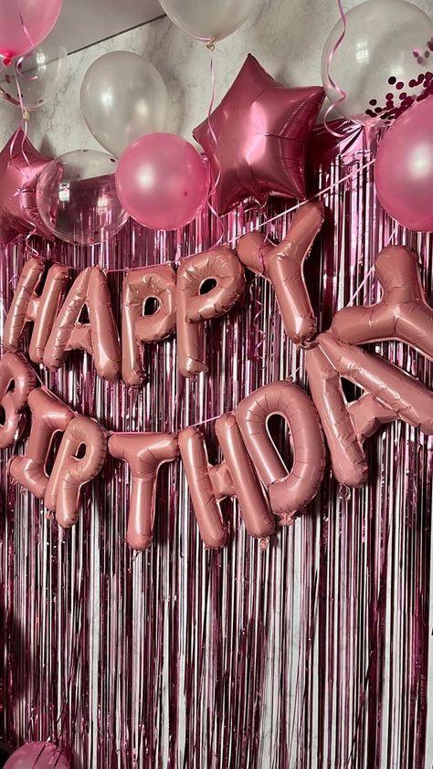 Pink Birthday Decorations, 14th Birthday Party Ideas, 15th Birthday Party Ideas, 18th Birthday Party Themes, Sweet Sixteen Birthday Party Ideas, 17th Birthday Ideas, 16th Birthday Decorations, Happy Birthday Decor, Pink Happy Birthday