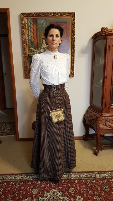 1800s Southern Fashion, 1910s Inspired Fashion, 1890s Casual Fashion, Victorian Outfit Women, 1800 1900 Fashion, Old Fashioned Skirt, Victorian Edwardian Fashion, Early Edwardian Fashion, Edwardian Women's Fashion