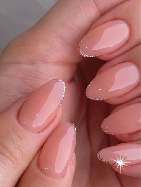 Nail Ideas Acrylic Short Oval, Shellac Nails Neutral Classy, Prom Nails Simple Elegant, Dance Nails Formal, Lipgloss Nails Trend, Short Almond Nail Ideas Natural, Natural Pink Glitter Nails, Natural Oval Acrylic Nails, Blush Nails Acrylic