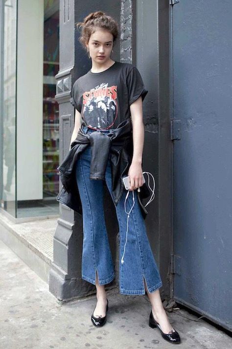 Moda Denim, Vintage Band Tees, Weekend Style, Mode Inspo, Vintage Band, 가을 패션, Street Chic, Ladies Dress Design, Mode Inspiration