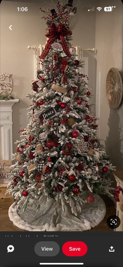 Red And White Rustic Christmas Tree, Christmas Three Color Ideas, White Red And Silver Christmas Tree, Flocked Christmas Tree With Red Decor, Flocked Christmas Trees Decorated 2023, Red And Gold Flocked Christmas Tree, Rustic Flocked Christmas Tree, Christmas Tree Flocked Decorating Ideas, Red And Silver Christmas Tree Ideas