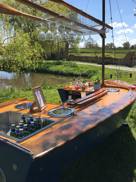 Outdoor Boat Bar Ideas, Boat Bar Outdoor, Boat Bars Ideas, Boat Pond Ideas, Boat Bar Ideas, Boat Fountain, Repurposed Boat, Bass Boat Ideas, Lake Bar