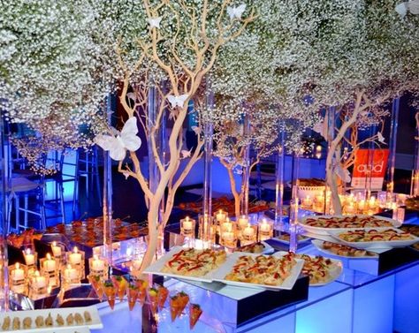 Center Pieces ideas for central park party area!!! Food Area For Party Sbh, Food Area For Sbh, Central Park Theme Party, Food Area For Party, New York Theme Party, New York Party, New York Theme, Park Party, Buffet Set