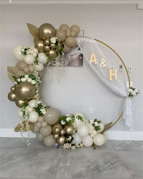 Round Balloon Garland, Circle Balloon Garland, Balloon Ring Decoration, Balloon Arch Wedding, Ring Balloon, Gold Balloon Garland, Engagement Balloons, Party Balloons Diy, First Communion Decorations