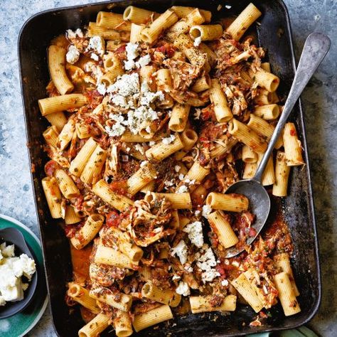 Italiaans buffet recepten: 44 ideeën | delicious.magazine Chicken Ragu, Ragu Pasta, Ragu Recipe, Healthy Cheesecake, Delicious Magazine, Easy Weeknight Dinners, Italian Dishes, Rice Dishes, Roasted Chicken