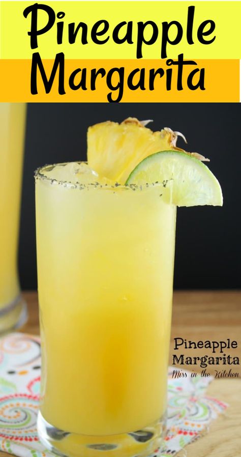 Pineapple Margaritas, Pineapple Margarita Recipe, Pineapple Margarita, Nutrition Food, Mixed Drinks Alcohol, Yummy Alcoholic Drinks, Liquor Drinks, Boozy Drinks, Mixed Drinks Recipes