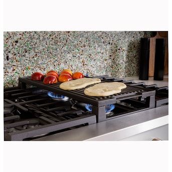 Cafe 36-in 6 Burners Stainless Steel Gas Cooktop in the Gas Cooktops department at Lowes.com Gas Range Top, Stove Top Grill, Stove Top Oven, Cast Iron Burner, Gas Stove Top, Kitchen Grill, Innovative Kitchen, Range Top, Gas Cooktop