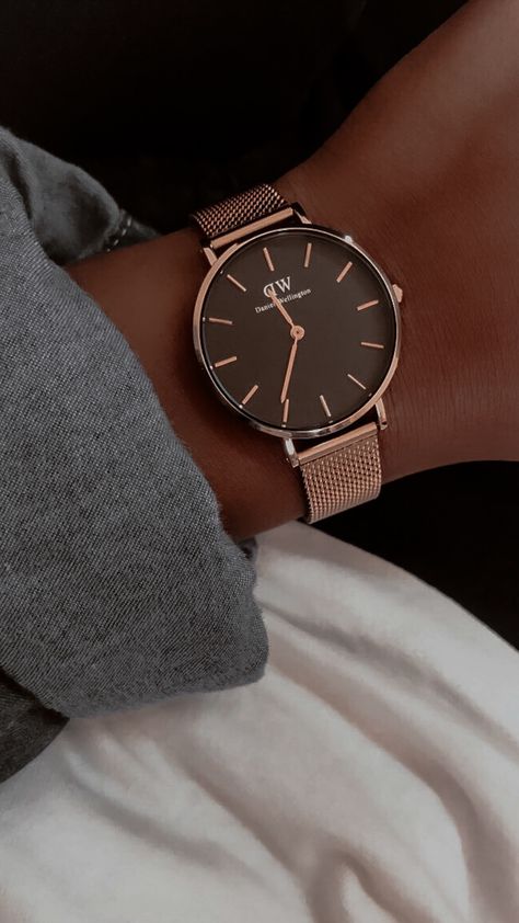 DW_Daniel Wellington watch Dw Watch Women, Daniel Wellington Watch Women, Master Vision, Gold Watches For Men, Watches Women Black, Daniel Wellington Women, Daniel Klein, Golden Watch, Daniel Wellington Watch