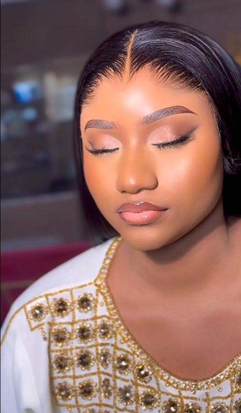 No Make Up Wedding Look, Convocation Makeup Look, African Wedding Makeup, Simple Graduation Makeup, Wigs Installation, Black Women Makeup Looks, Nigerian Wedding Makeup, Insta Baddie Makeup, Black Bridal Makeup