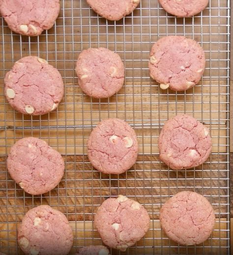 Strawberry Milkshake Cookies, Milkshake Cookies, Cooktop Cove, Bake Something, Strawberry Powder, Pink Cookies, Strawberry Milkshake, Box Cake Mix, Gel Food Coloring