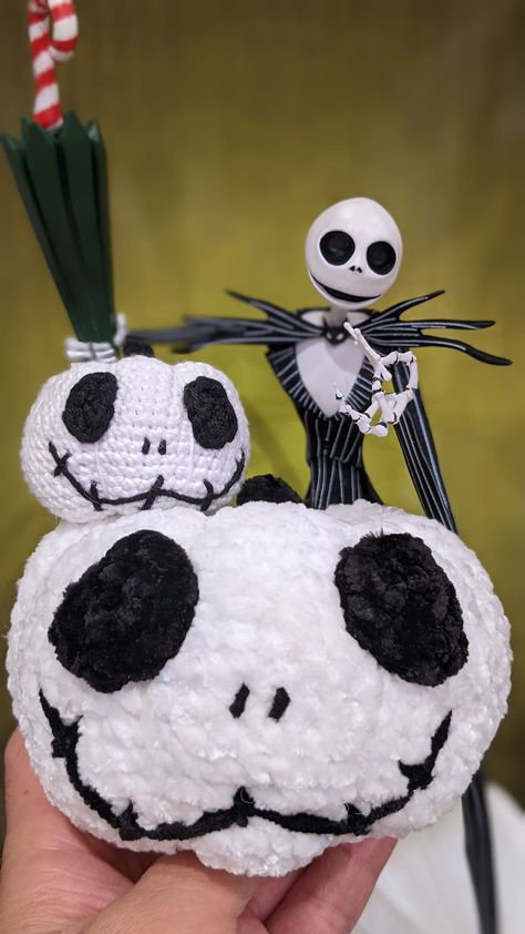 Crochet Jack Skellington, Jack Skellington Crochet, Fox Pumpkin, Pumpkin Crochet Pattern, Jack Skellington Pumpkin, First Crochet, Pumpkin Crochet, Cords Crafts, Fall Crochet Patterns