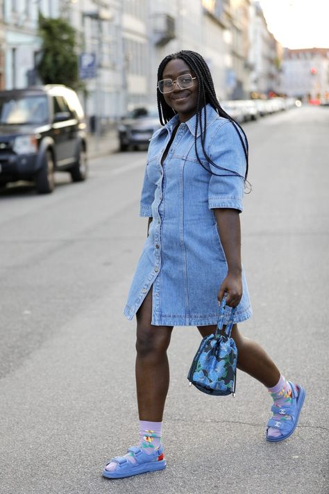 purple floral socks worn with blue sandals Socks And Sandals Outfit, Sandals With Socks, Work Sandals, Spring Layering, Baggy Shirt, Shopping Queen, Tailored Skirt, Sock Outfits, Sheer Socks