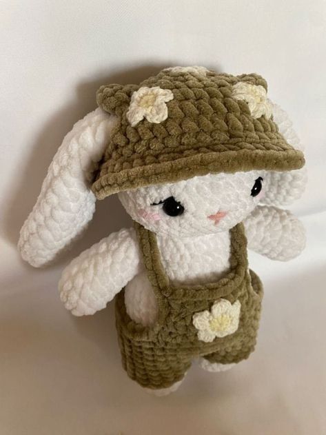 Easy Crochet Animals, Crochet Fairy, Mode Crochet, Bunny Crochet, Kawaii Crochet, Beginner Crochet Projects, Fun Crochet Projects, Diy Crochet Projects, Crochet Bunny