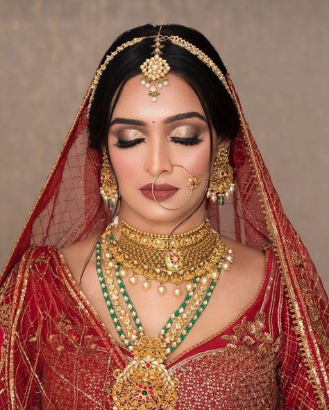 India Makeup Ideas, Red Bridal Makeup, Natural Glam Wedding Makeup, Soft Pink Makeup, Wedding Nail Colors, Latest Bridal Makeup, Indian Makeup Looks, Make Up Gold, Indian Bride Makeup