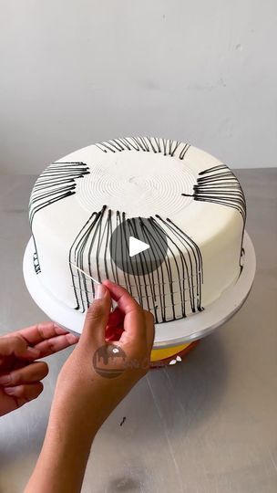 how to decorate simple cakes for birthdays | how to decorate simple cakes for birthdays | By Cake PieFacebook Simple Cakes For Men Birthdays, Black And Gold Cake For Men, Easy Cake Decorating For Men, Simple Men's Birthday Cake, Cake Decorating Designs Simple, Masculine Cake Design, Simple Cake Designs Birthday For Men, Cakes Design For Men, 35th Birthday Cakes For Him