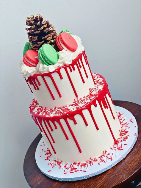 Christmas Sweet 16, 1 Tier Cake, Christmas Birthday Cake, Teen Couple, Christmas Cakes Easy, Christmas Express, Two Tier Cake, Christmas Cake Designs, Cake Christmas