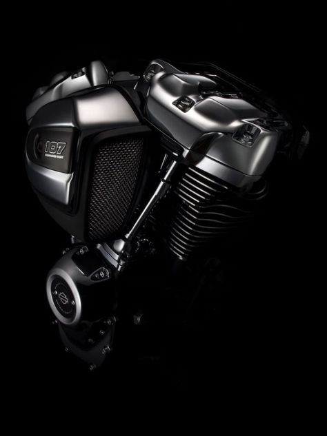 Harley-Davidson Unveils New Milwaukee-Eight Engine Harley Davidson Dyna Super Glide, Motorcycle Cruiser, Turbojet Engine, Milwaukee Eight, Bike Motorcycles, Dyna Low Rider, Harley Davidson Parts, Bike Engine, Biker Stuff