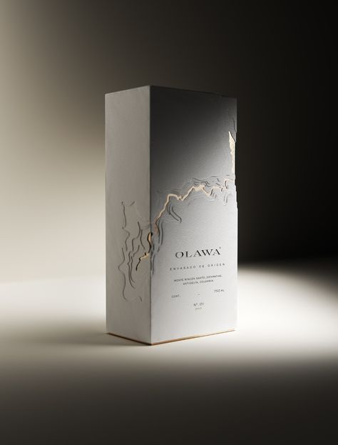 Olawa - Identity & Packaging on Behance Luxury Bottle Packaging, Modern Wine Labels, Whiskey Packaging, Sparkling Tea, Wine Bottle Label Design, Luxury Packaging Design, Modern Packaging, Perfume Box, Perfume Packaging