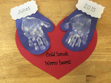 Winter Handprint, Fun Experiments, Cold Hands Warm Heart, January Crafts, December Crafts, Preschool Winter, Preschool Projects, Preschool Christmas Crafts, Hand Prints