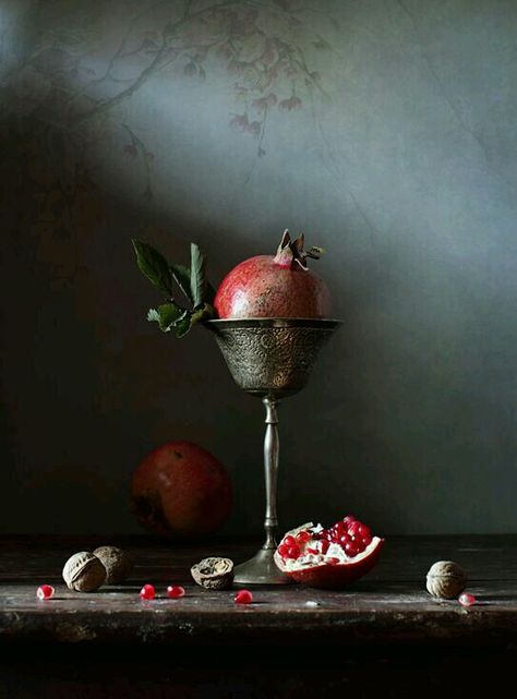 Pomegranate Art, Photo Hacks, Fruit Photography, Still Life Photos, Still Life Drawing, Still Life Art, Fruit Art, Greek Gods, Life Inspiration