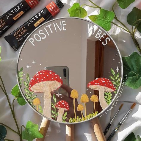 Mushroom Painted Mirror, Painting On Mirrors Ideas Easy, Mirror Painting Mushrooms, Mushroom Mirror Painting, Fun Mirror Ideas, Drawing On Mirror Ideas, Cute Mirror Painting Ideas, Things To Paint On Mirrors, Mirror Painting Ideas Aesthetic