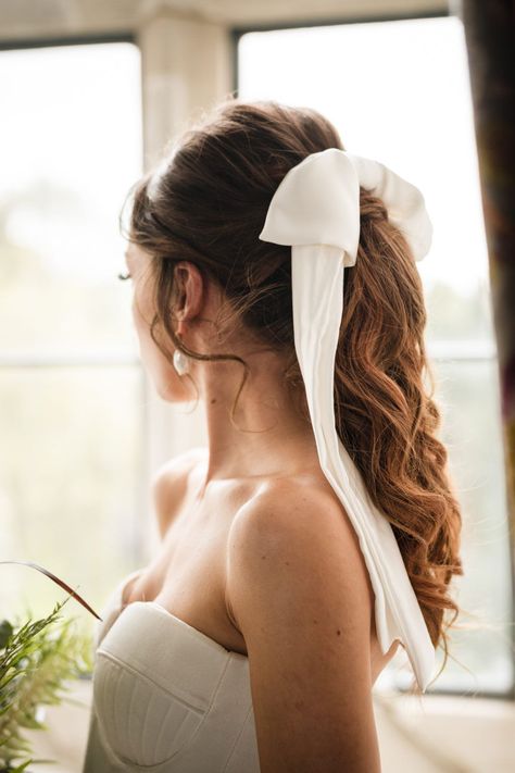 Bridal Ponytail, Wedding Ponytail, Vintage Bridal Hair, Bridal Hair Makeup, Wedding Hair Up, Romantic Wedding Hair, Bridal Hair Inspiration, Wedding Hairstyles With Veil, Bow Hairstyle