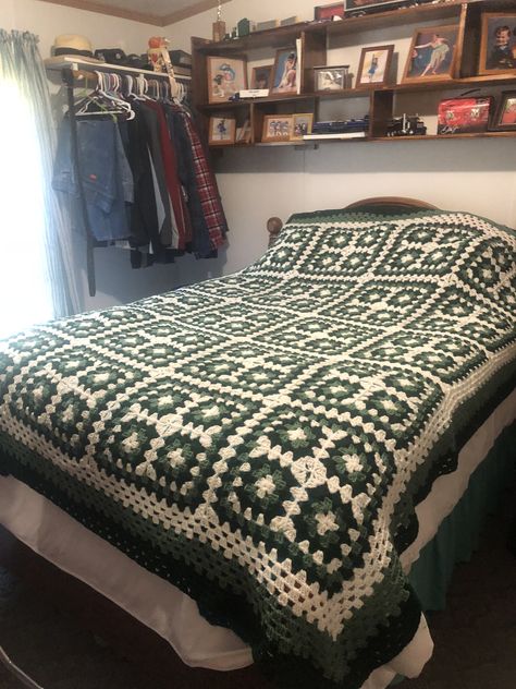 Granny Square Comforter, Granny Square Blanket Green, Green And White Crochet Blanket, Green Granny Square Blanket, Patchwork Granny Square Blanket, Green Crochet Blanket, Granny Square Throw Blanket, Green Granny Square, Crochet Patchwork Blanket