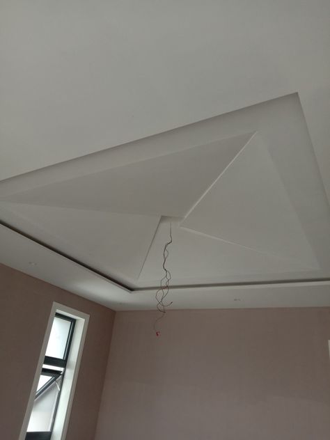 Double Cove Ceiling Design, False Ceiling Groove Pattern, Ceiling Groove Design, Ceiling Groove Pattern, Fall Sealing, Pop Groove Ceiling Design, Groove Ceiling, Groove Pattern, Drawing Room Ceiling Design