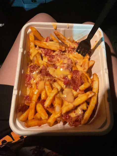 #fries#bacon#cheese#yummy Cheese Fries Aesthetic, Baconator Fries, French Fries With Cheese, Hot Fries, Bacon Cheese Fries, Best Fries, Cheesy Fries, Bacon Fries, Fairy Bread