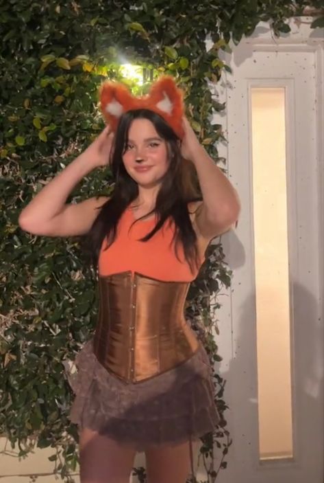 Jules Leblanc Halloween Costume, Fox Costume Halloween, Halloween Fox Costume, Jules Halloween Costume, Fox Halloween Costume For Women, Jules Leblanc Halloween, Fox Costume Women's, Fox Costume Makeup, Halloween Costumes 2023 Women