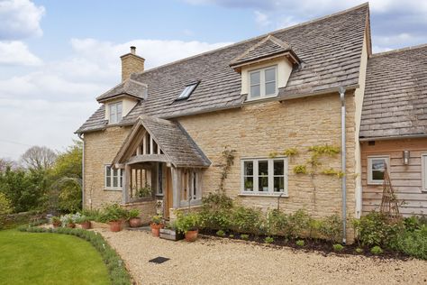 from little acorns......... Border oak in stone - cotswolds Farmhouse Door Frame, Extension Veranda, Cotswold House, Border Oak, Cotswold Cottage, Oak Frame House, Oak Framed Buildings, Cotswolds Cottage, Self Build Houses