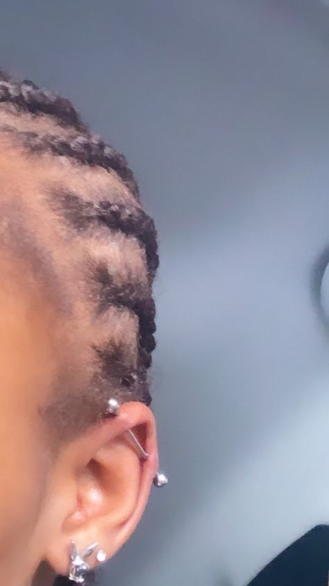 Industial Instudrial Piercing, Bugudi Ear Piercing, Bugadi Ear Piercing, Industrial Piercing Kylie Jenner, How Painful Is An Industrial Piercing, Piercings, Pearl Earrings