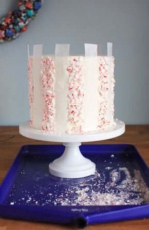 Winter wedding idea: Candy Cane Buttercream Stripe Cake | Erin Gardner Stripe Cake, Torte Creative, Patisserie Fine, Striped Cake, Torte Cupcake, Cake Candy, Cake Decorating Designs, Cake Icing, Cupcake Cake