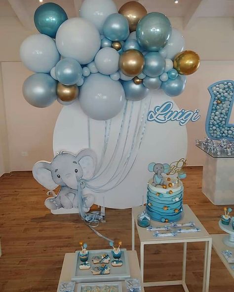 Elephant Balloon Arch, Elephant Baby Shower Centerpieces, Deco Ballon, Idee Babyshower, Baby Birthday Decorations, Elephant Baby Shower Theme, Unisex Baby Shower, Girl Baby Shower Decorations, Baby Shower Decorations For Boys