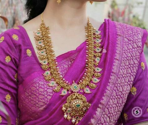 Long Chain With Earrings Gold, New Latest Gold Jewellery Design, Bridal Mango Haram, Latest Long Necklace Gold Indian, Gold Haram New Designs, 100 Grams Gold Long Haram, Nakshi Jewellery Necklaces Gold, Nakshi Jewellery Long Haram, Latest Mango Haram Designs With Grams