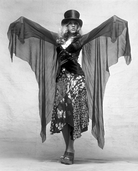 Stevie Nicks Witch, Stevie Nicks Costume, Stevie Nicks Young, Stevie Nick, Stevie Nicks Concert, Stevie Nicks Style, Stevie Nicks Fleetwood Mac, Concert Fits, Witchy Woman