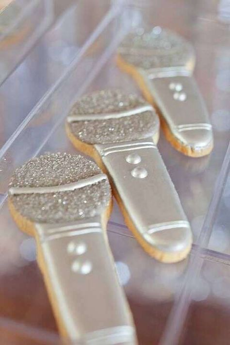 Mamma Mia Disco Party, Last Disco Cookies, Microphone Cookies, Momma Mia Bachelorette Party, Abba Birthday Party Ideas, Disco Party Ideas Decoration, Mama Mia Party Decorations, Dancing Queen Birthday Party, Mamma Mia Party Decorations