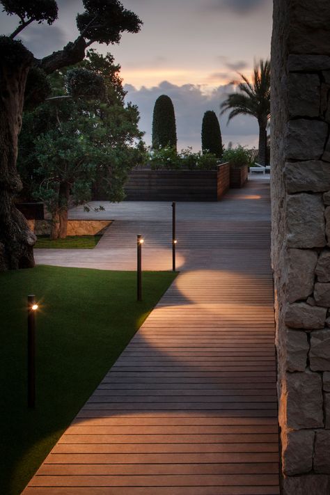 Garden Path Lighting Solutions from Vibia - Vibia Yard Lighting, Garden Path Lighting, Bamboo Outdoor, Coastal Patio, Floor Lamp Styles, Outdoor Landscape Lighting, Loft Interiors, Outdoor Floor Lamps, Path Lights