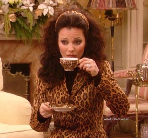 Just imagine having a headband, tea cup, and saucer plate that matched your cheetah suit! QUEEN. Fran Fine The Nanny, Miss Fine, Nanny Outfit, Fran Fine Outfits, Holographic Dress, Fran Drescher, Fran Fine, The Nanny, Leopard Print Blazer