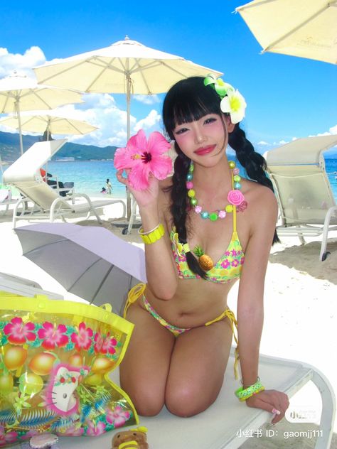 Tropical Outfits Aesthetic, Gyaru Swimsuit, Gyaru Pose Reference, Summer Pose Reference, Tropical Poses, Beach Pose Reference, Gyaru Fashion Summer, Beach Gyaru, Tropical Gyaru