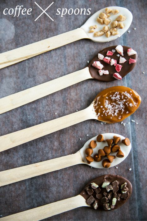 Chocolate Spoons, Coffee Party, Coffee Stirrers, Coffee Spoons, Coffee Drink Recipes, Hot Chocolate Bars, Gourmet Coffee, Diy Coffee, Coffee Spoon