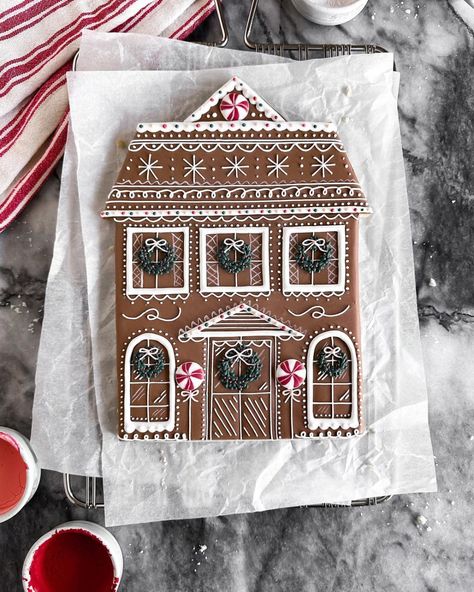 All Posts • Instagram Royal Icing Gingerbread House, Homemade Gingerbread House, Ginger Bread House Diy, Christmas Party Host, Cool Gingerbread Houses, Cozy Snow, Gingerbread House Parties, Gingerbread House Designs, Gingerbread Party