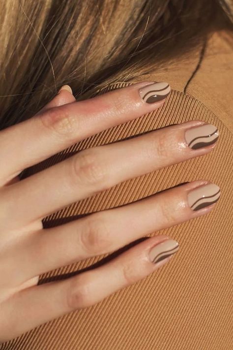 Fall nails 2023 Brown Nails Design, Nail Polish Colors Fall, Simple Fall Nails, Fall Nail Art Designs, Her Nails, Fall Nail Art, Short Nail Designs, Star Nails, Brown Nails